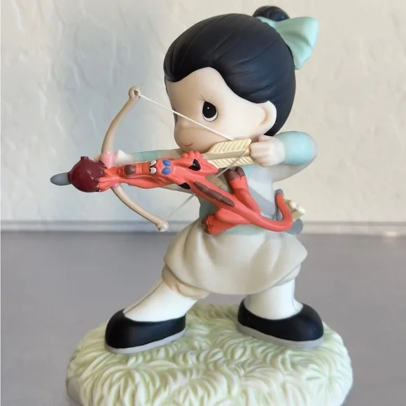 Precious Moments Disney Mulan & Mushu You Keep Me On Target 202032 (SB1505) - Picture 3 of 15